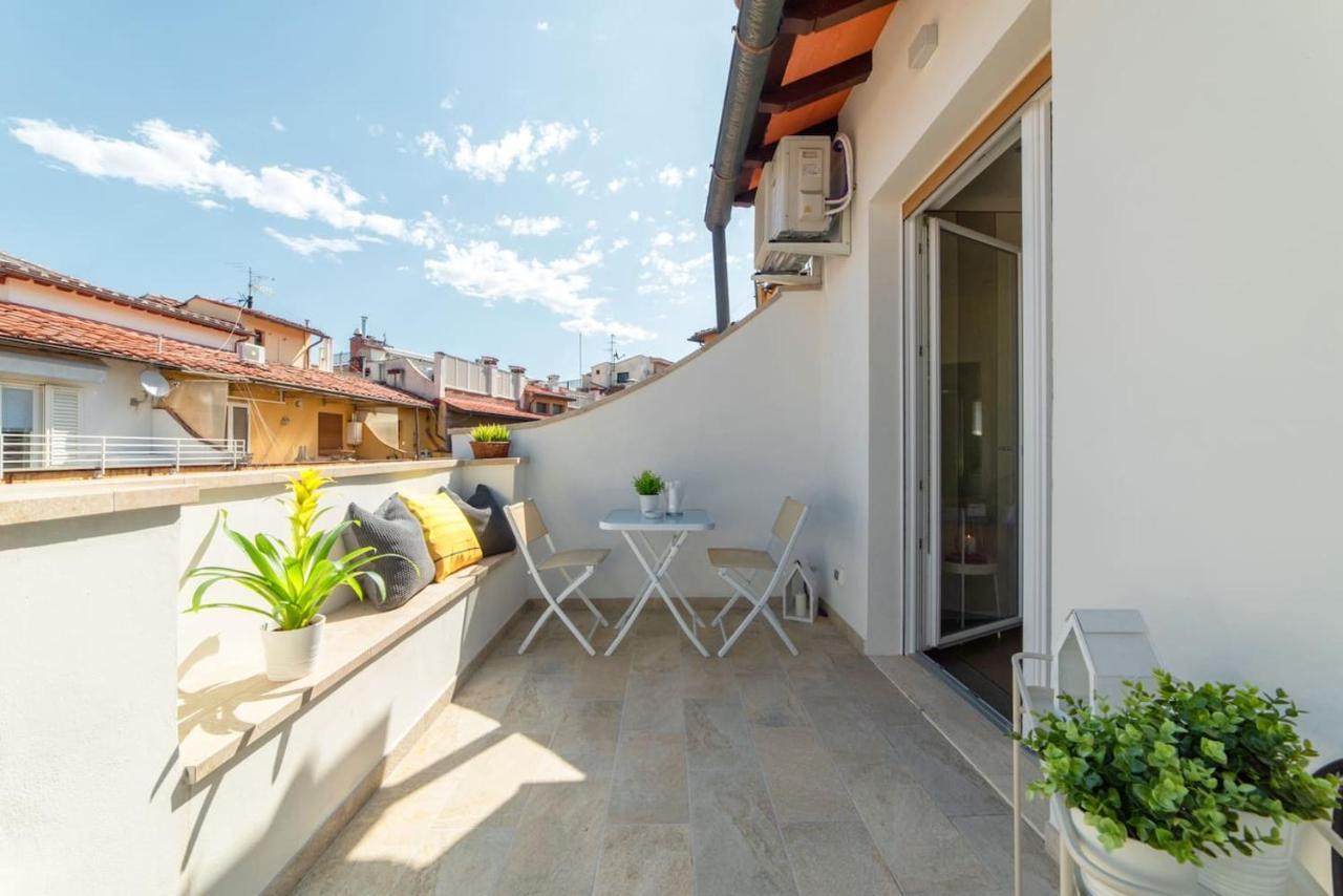 Ponte Vecchio Studio Apartment Флоренция Екстериор снимка